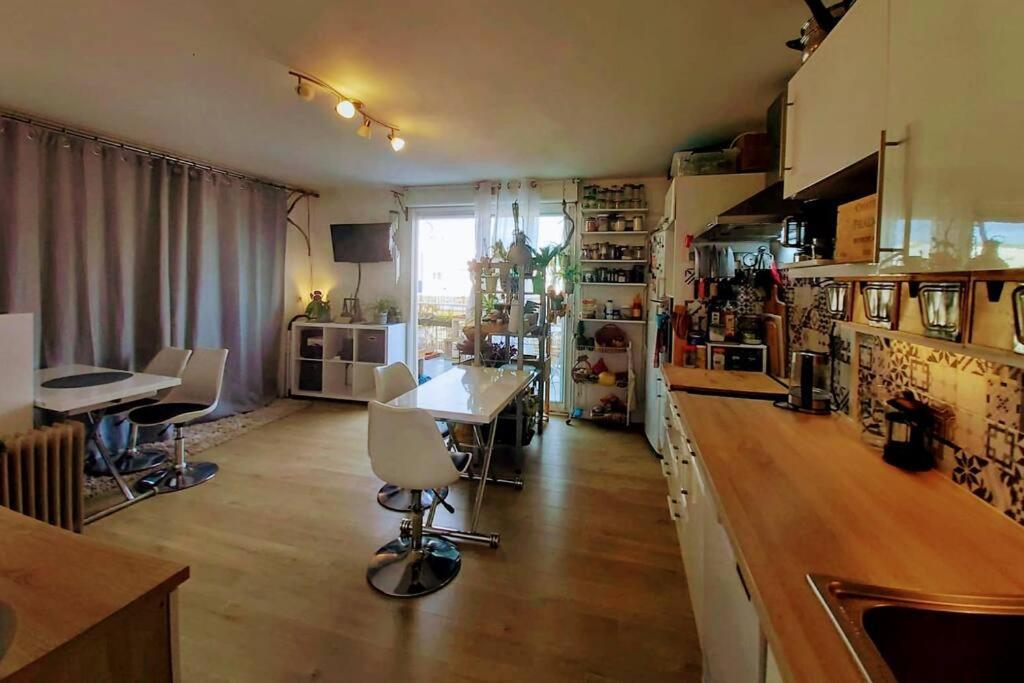 T2 Cosy A La Plage, Terrasse Vue Sur Mer Et Parking Privatif Narbonne Exterior foto